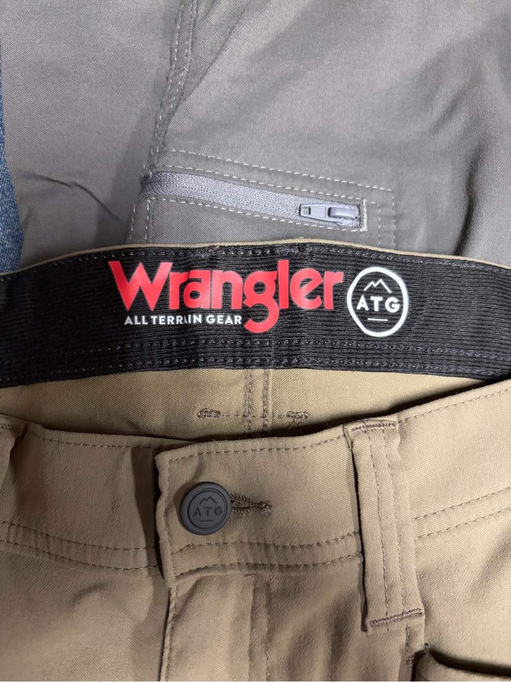 Wrangler ATG & Levi Strauss Jeans and Pants Sz 32x32 - Picture 2 of 5